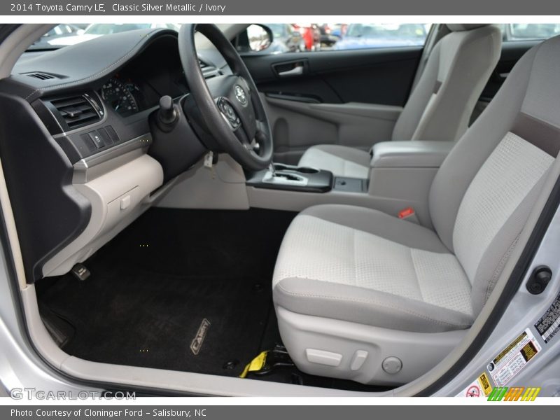 Classic Silver Metallic / Ivory 2014 Toyota Camry LE