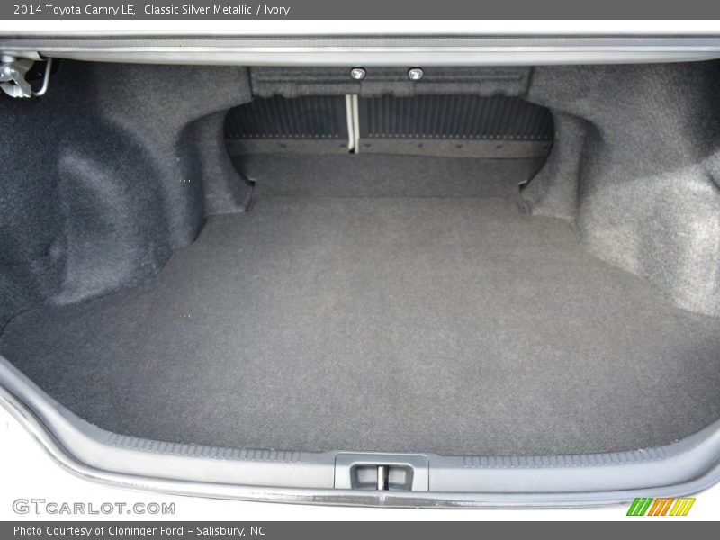 Classic Silver Metallic / Ivory 2014 Toyota Camry LE