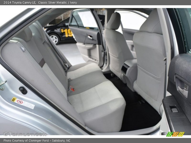 Classic Silver Metallic / Ivory 2014 Toyota Camry LE