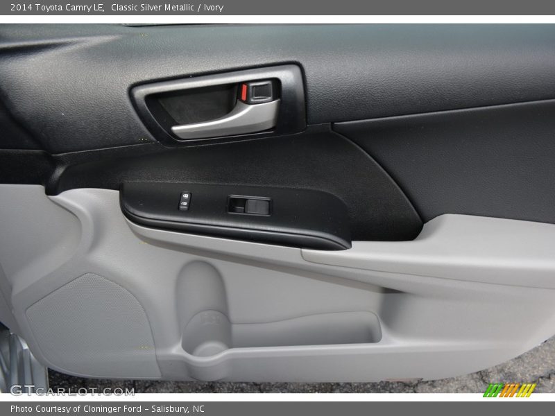 Classic Silver Metallic / Ivory 2014 Toyota Camry LE