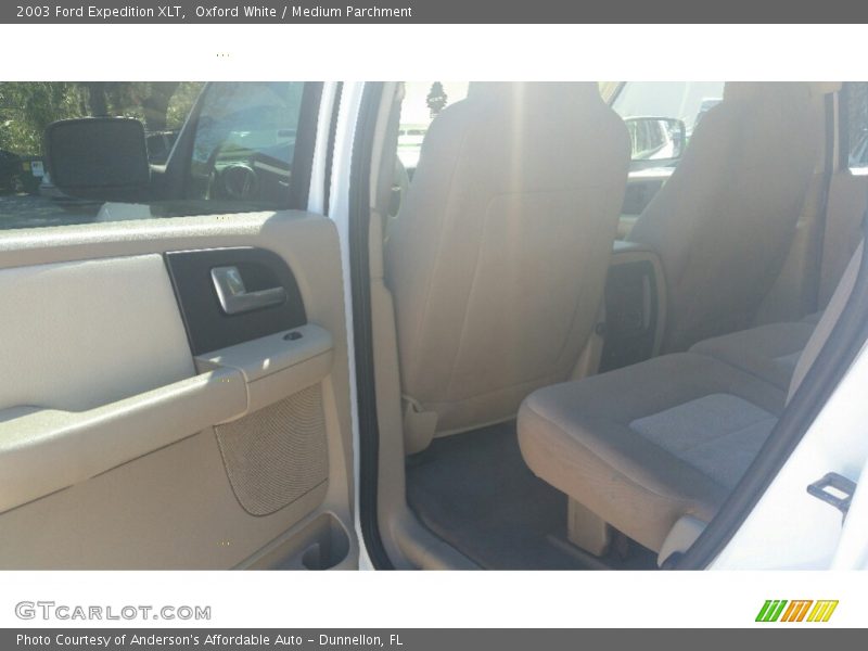 Oxford White / Medium Parchment 2003 Ford Expedition XLT