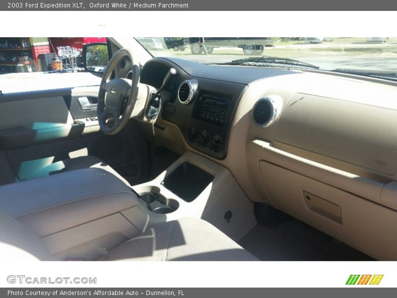 Oxford White / Medium Parchment 2003 Ford Expedition XLT