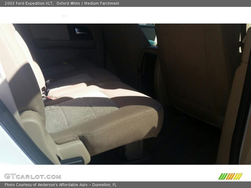 Oxford White / Medium Parchment 2003 Ford Expedition XLT