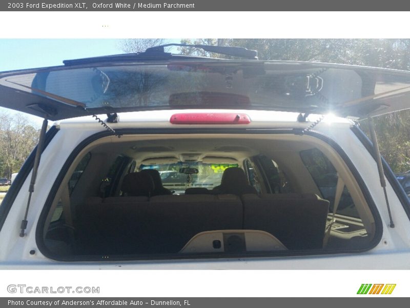 Oxford White / Medium Parchment 2003 Ford Expedition XLT