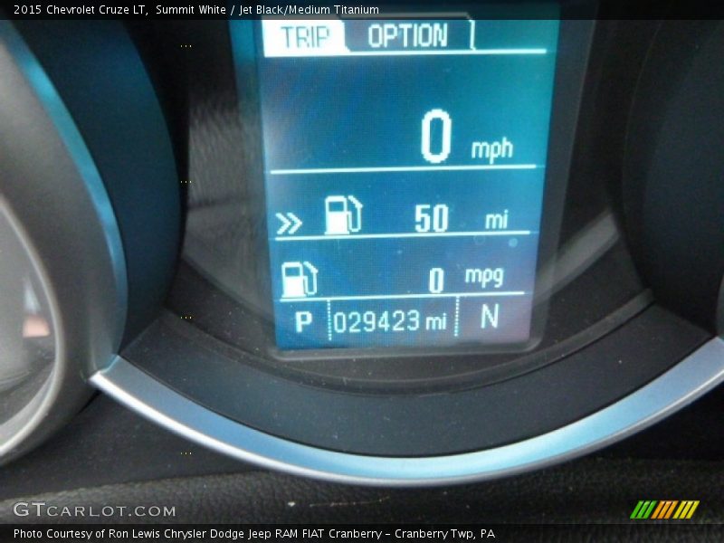 Summit White / Jet Black/Medium Titanium 2015 Chevrolet Cruze LT