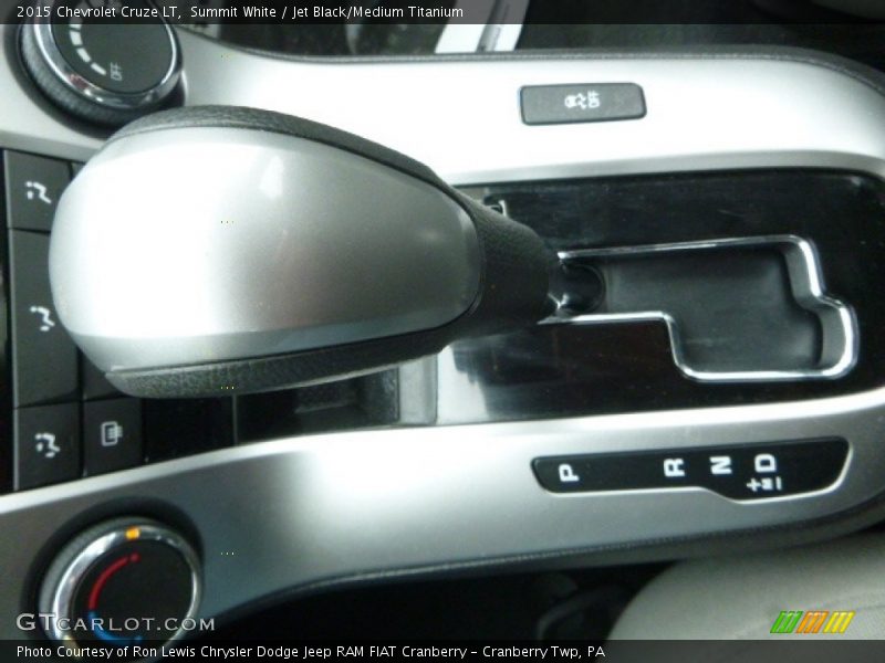 Summit White / Jet Black/Medium Titanium 2015 Chevrolet Cruze LT