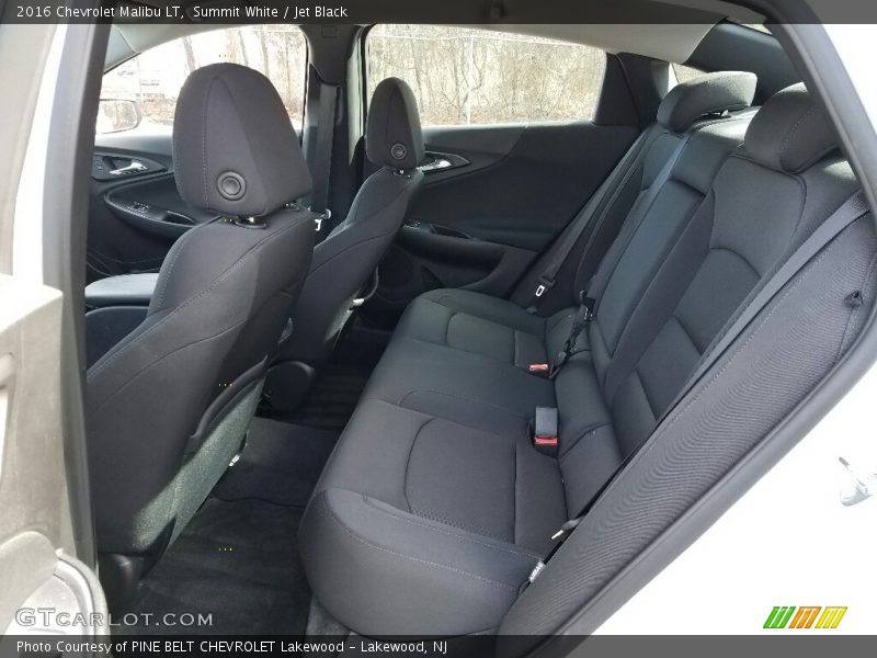 Summit White / Jet Black 2016 Chevrolet Malibu LT