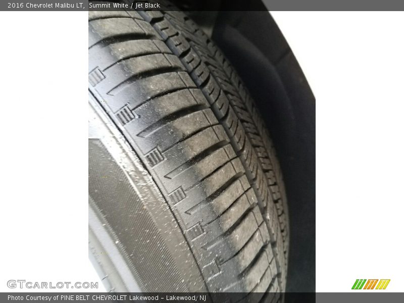 Summit White / Jet Black 2016 Chevrolet Malibu LT