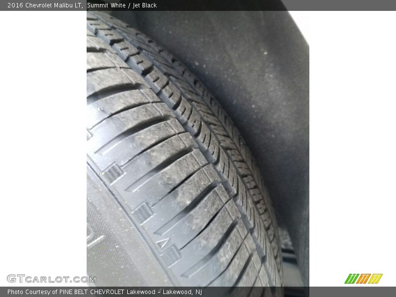Summit White / Jet Black 2016 Chevrolet Malibu LT