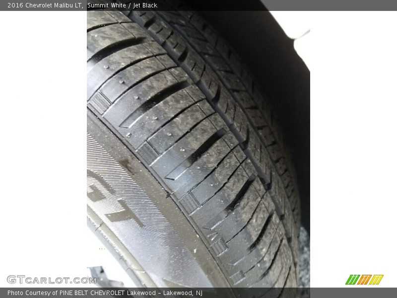 Summit White / Jet Black 2016 Chevrolet Malibu LT