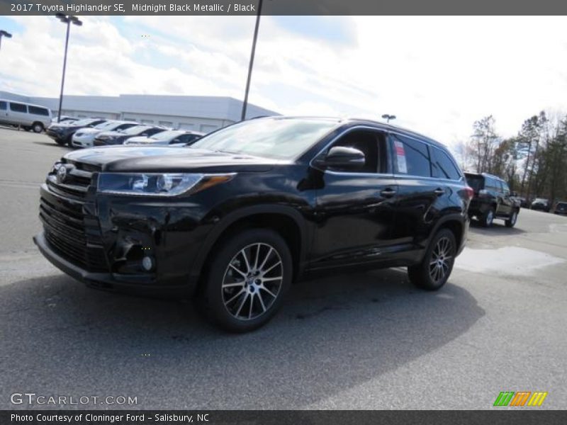 Midnight Black Metallic / Black 2017 Toyota Highlander SE