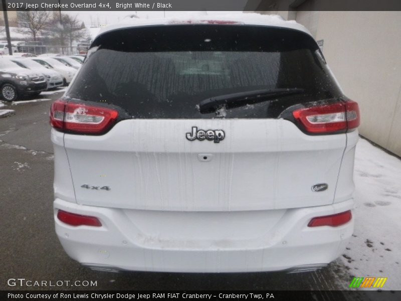 Bright White / Black 2017 Jeep Cherokee Overland 4x4