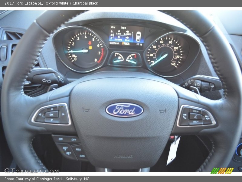 Oxford White / Charcoal Black 2017 Ford Escape SE