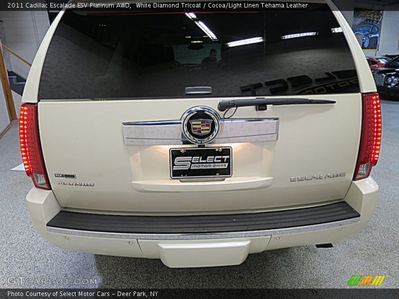 White Diamond Tricoat / Cocoa/Light Linen Tehama Leather 2011 Cadillac Escalade ESV Platinum AWD