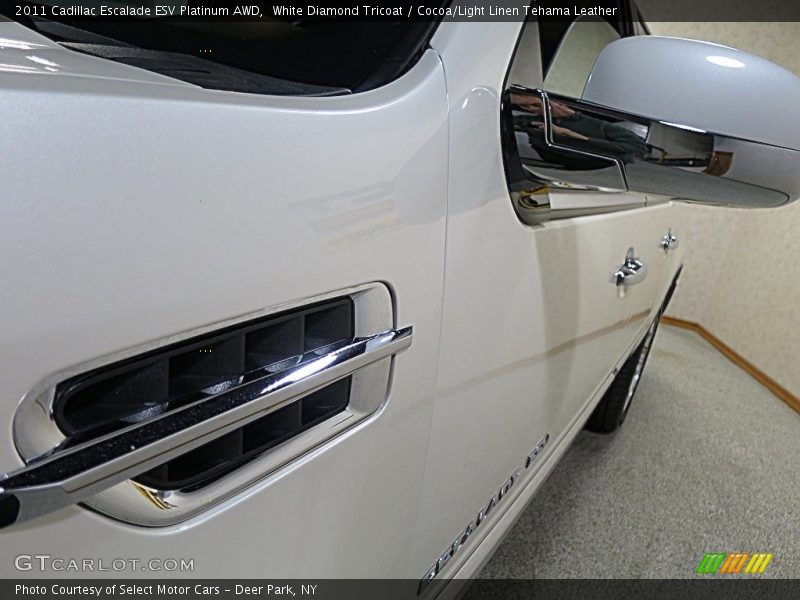 White Diamond Tricoat / Cocoa/Light Linen Tehama Leather 2011 Cadillac Escalade ESV Platinum AWD