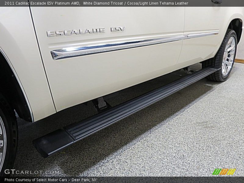 White Diamond Tricoat / Cocoa/Light Linen Tehama Leather 2011 Cadillac Escalade ESV Platinum AWD