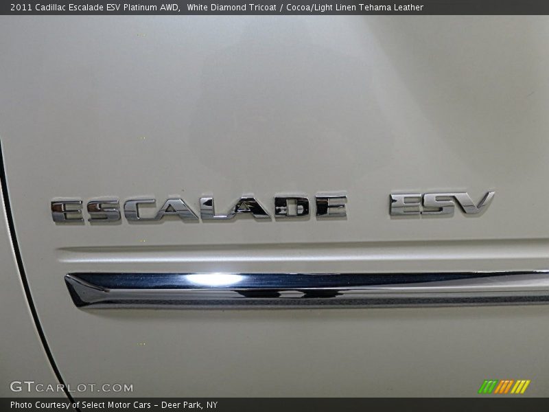 White Diamond Tricoat / Cocoa/Light Linen Tehama Leather 2011 Cadillac Escalade ESV Platinum AWD
