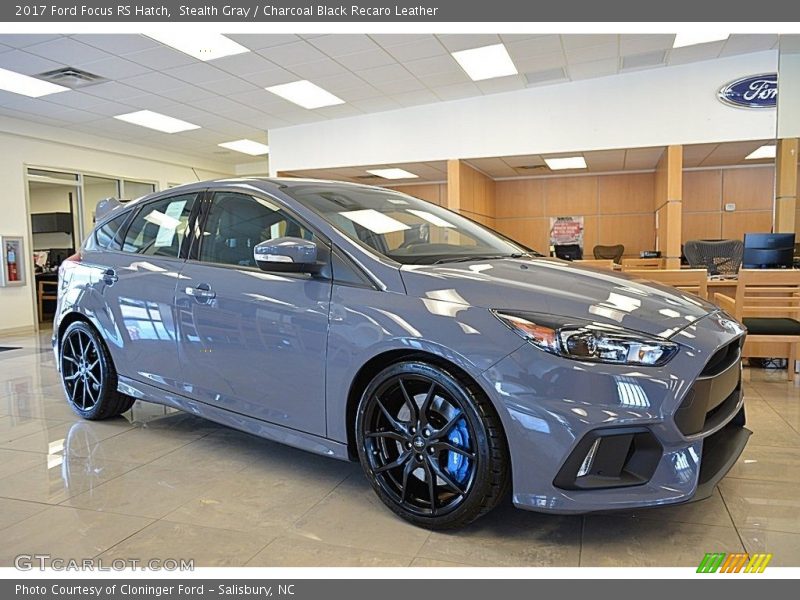 Front 3/4 View of 2017 Focus RS Hatch