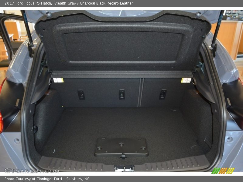  2017 Focus RS Hatch Trunk