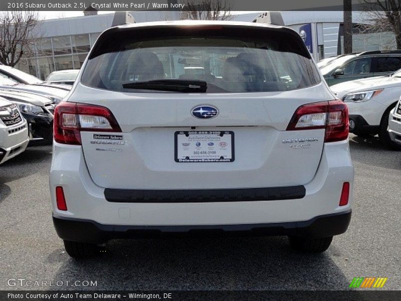 Crystal White Pearl / Warm Ivory 2016 Subaru Outback 2.5i