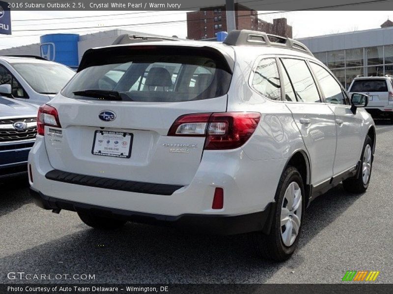 Crystal White Pearl / Warm Ivory 2016 Subaru Outback 2.5i