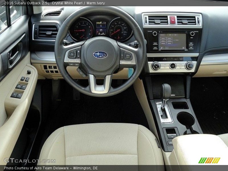 Crystal White Pearl / Warm Ivory 2016 Subaru Outback 2.5i