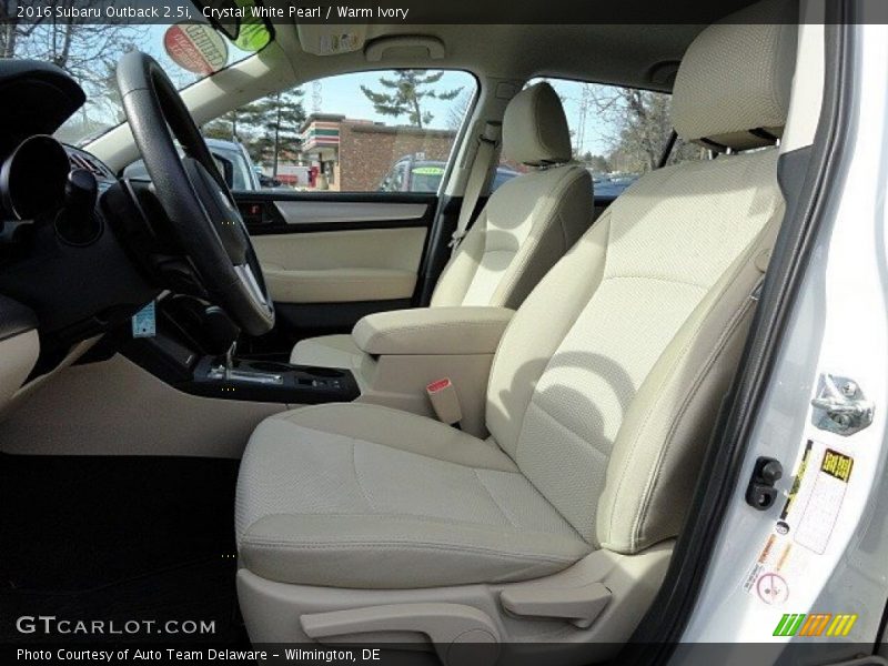 Crystal White Pearl / Warm Ivory 2016 Subaru Outback 2.5i