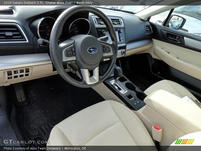 Crystal White Pearl / Warm Ivory 2016 Subaru Outback 2.5i