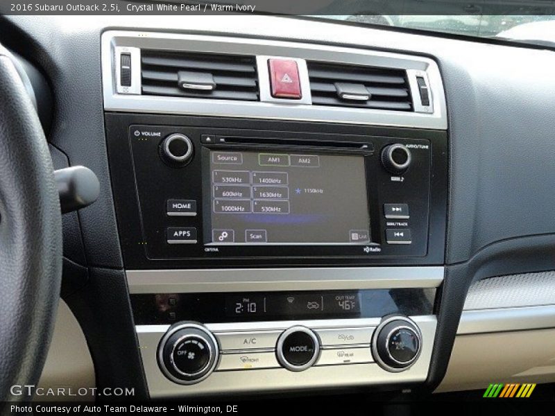 Crystal White Pearl / Warm Ivory 2016 Subaru Outback 2.5i
