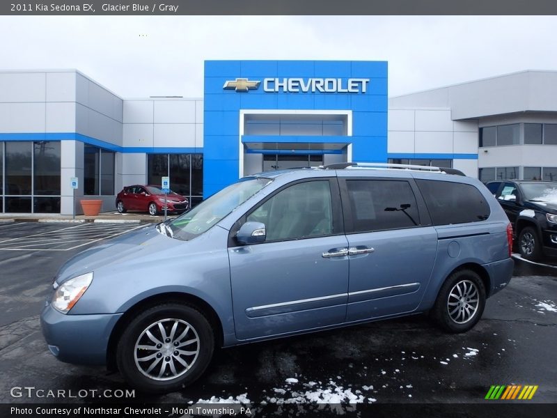 Front 3/4 View of 2011 Sedona EX