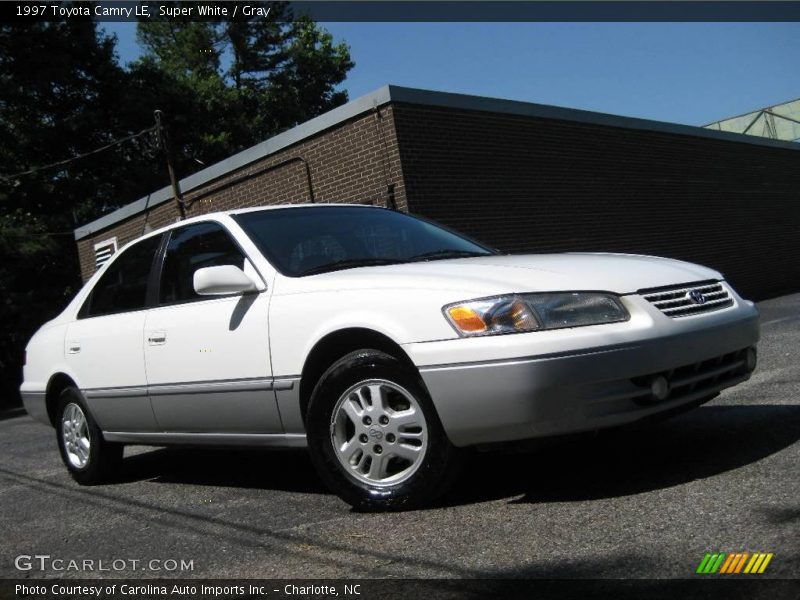 Super White / Gray 1997 Toyota Camry LE