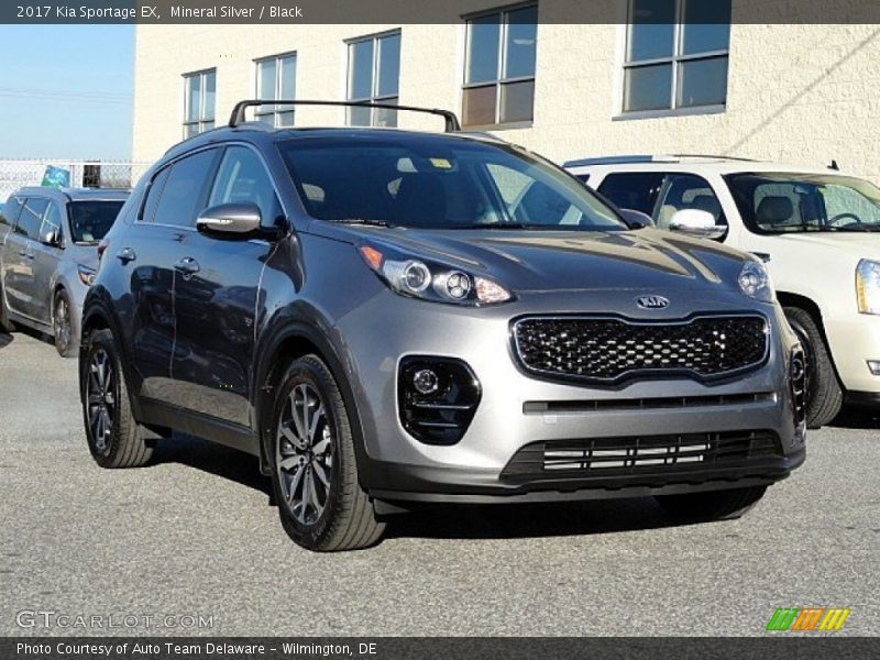 Mineral Silver / Black 2017 Kia Sportage EX