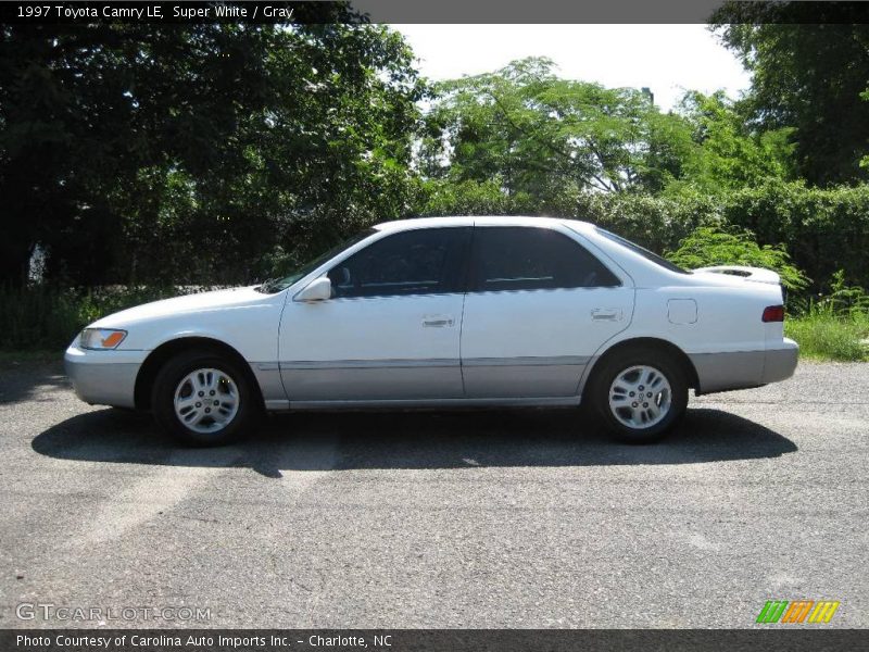 Super White / Gray 1997 Toyota Camry LE
