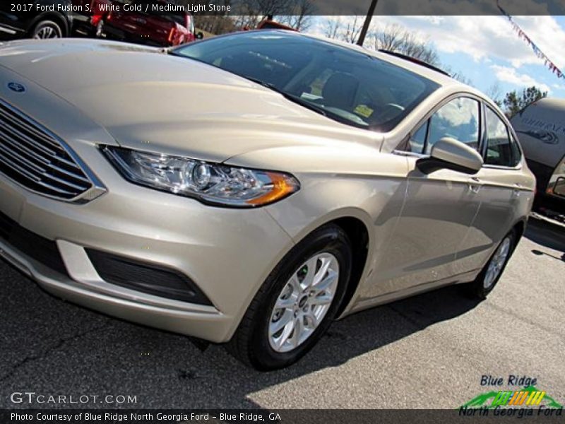 White Gold / Medium Light Stone 2017 Ford Fusion S
