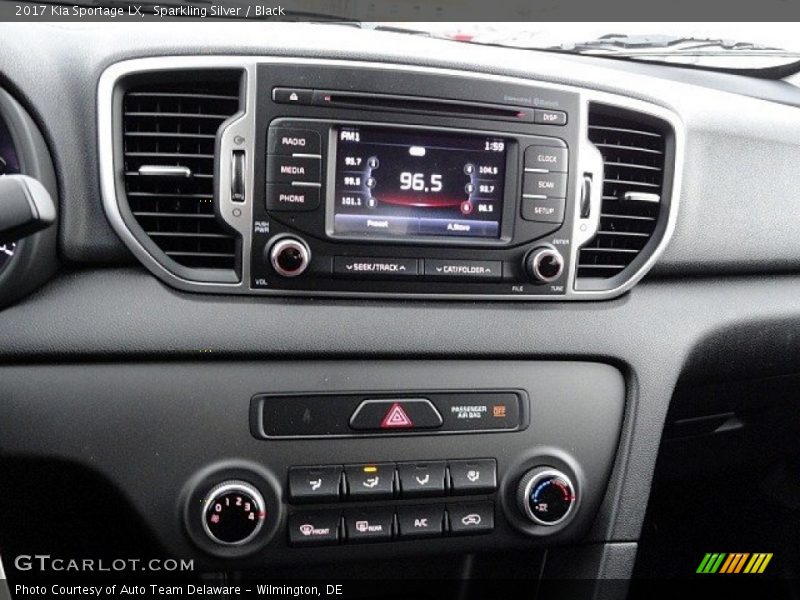 Sparkling Silver / Black 2017 Kia Sportage LX