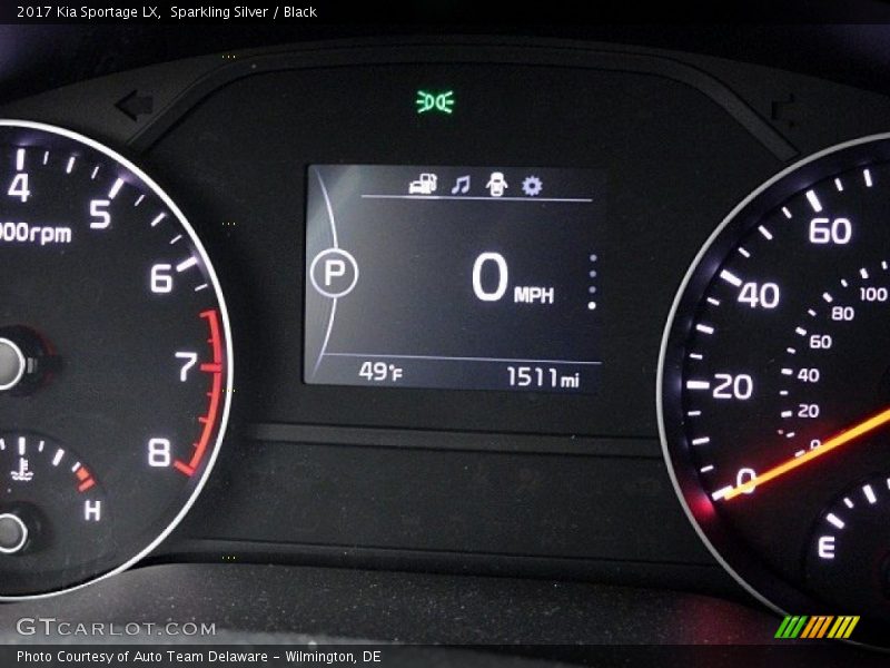 Sparkling Silver / Black 2017 Kia Sportage LX