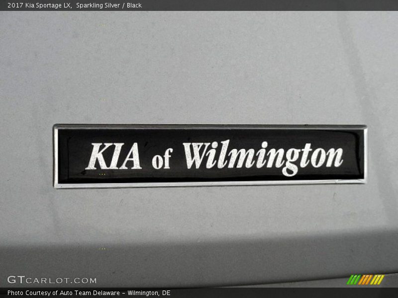 Sparkling Silver / Black 2017 Kia Sportage LX
