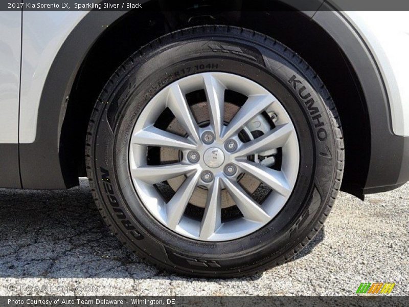 Sparkling Silver / Black 2017 Kia Sorento LX