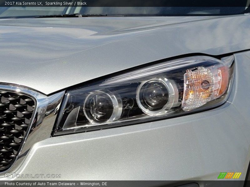 Sparkling Silver / Black 2017 Kia Sorento LX