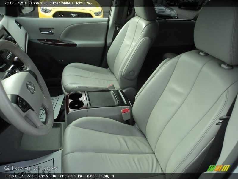 Super White / Light Gray 2013 Toyota Sienna XLE