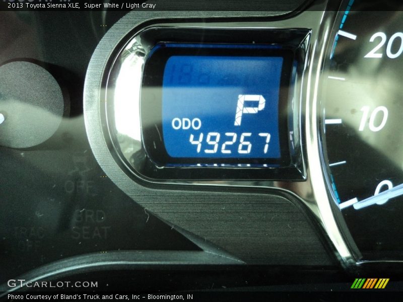Super White / Light Gray 2013 Toyota Sienna XLE