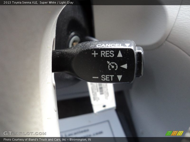 Super White / Light Gray 2013 Toyota Sienna XLE