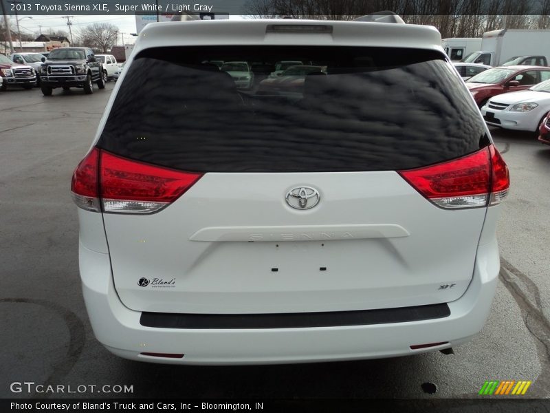 Super White / Light Gray 2013 Toyota Sienna XLE
