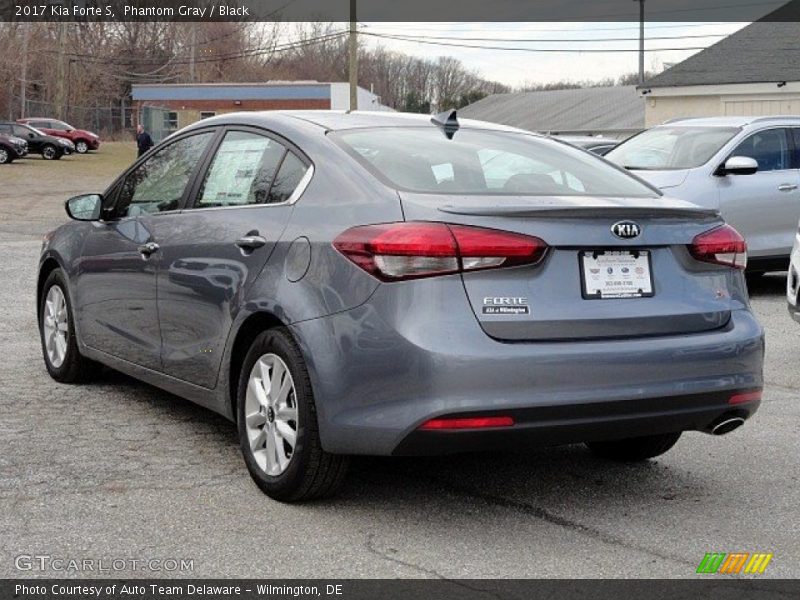Phantom Gray / Black 2017 Kia Forte S