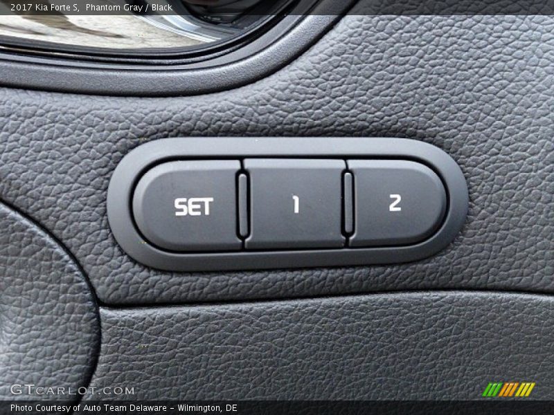 Phantom Gray / Black 2017 Kia Forte S