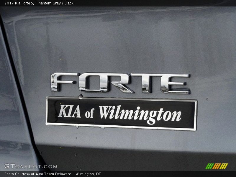 Phantom Gray / Black 2017 Kia Forte S