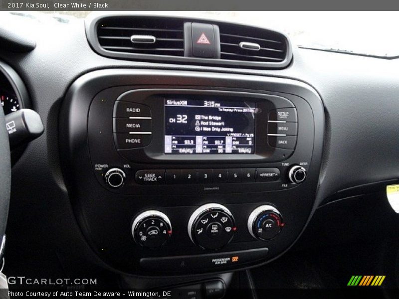 Clear White / Black 2017 Kia Soul