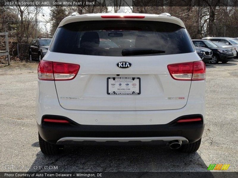 Snow White Pearl / Black 2017 Kia Sorento EX AWD