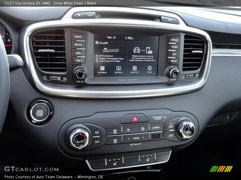 Snow White Pearl / Black 2017 Kia Sorento EX AWD