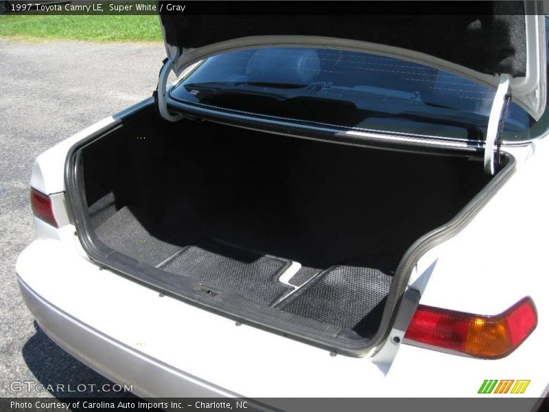 Super White / Gray 1997 Toyota Camry LE